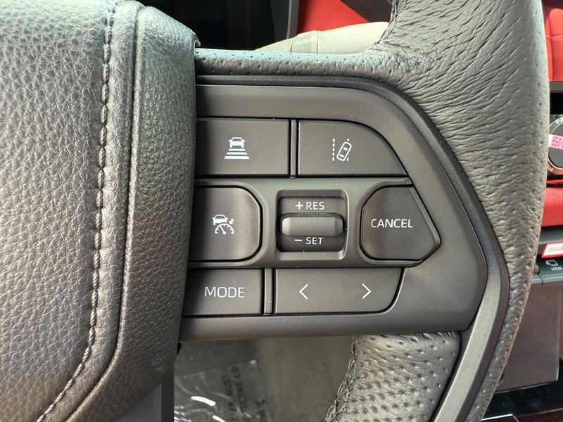 Toyota Tundra 4WD Hybrid Vehicle Image 08