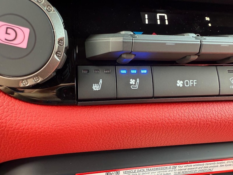 Toyota Tundra 4WD Hybrid Vehicle Image 10