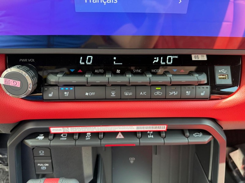 Toyota Tundra 4WD Hybrid Vehicle Image 13