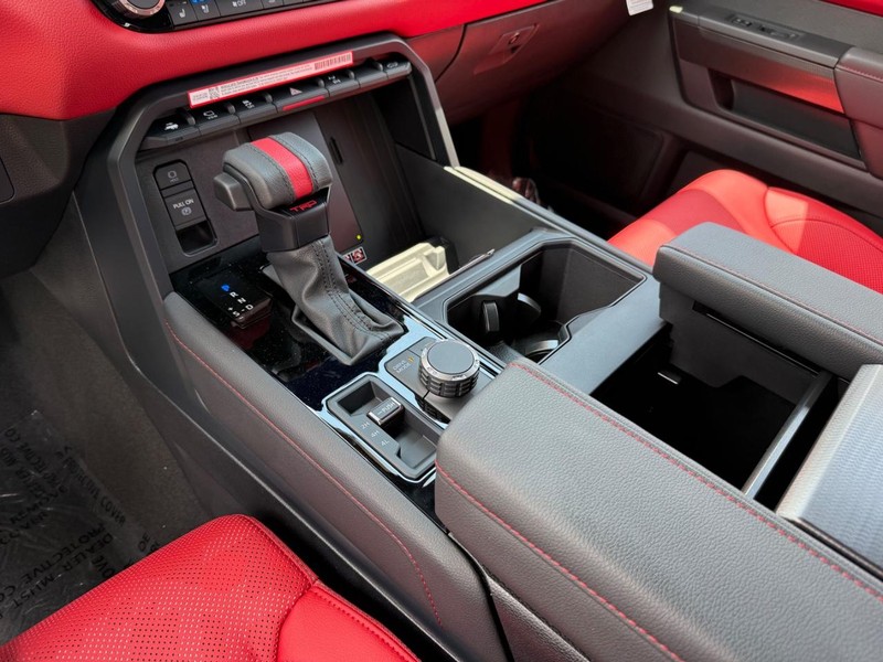 Toyota Tundra 4WD Hybrid Vehicle Image 14