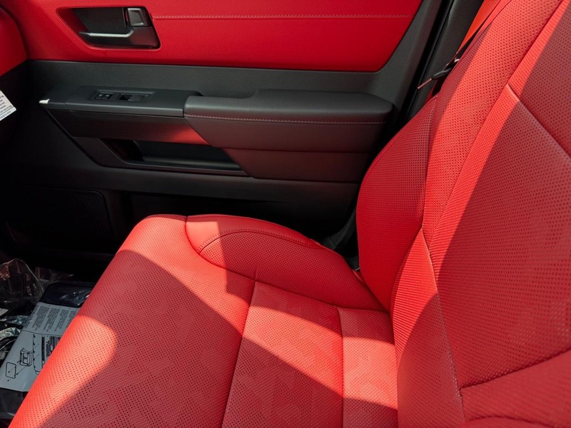 Toyota Tundra 4WD Hybrid Vehicle Image 15