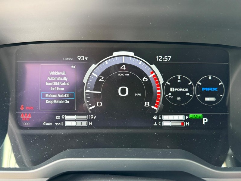 Toyota Tundra 4WD Hybrid Vehicle Image 16