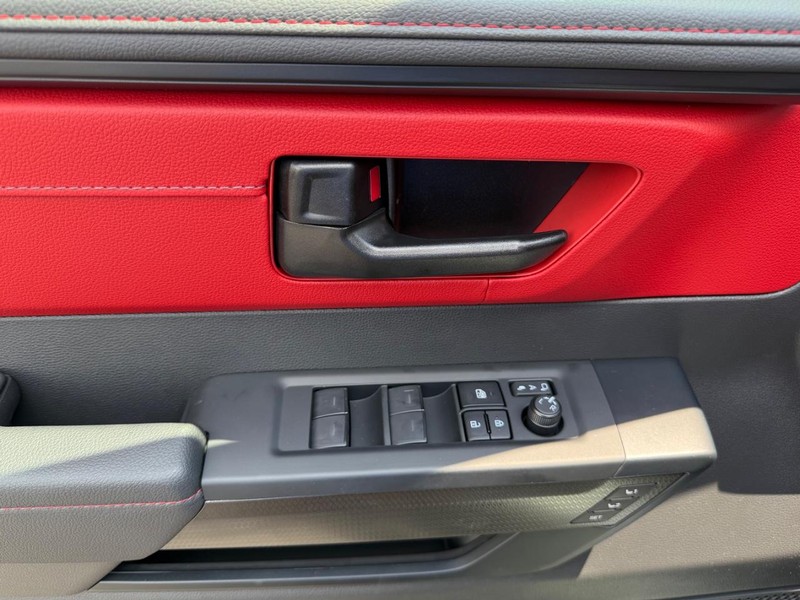 Toyota Tundra 4WD Hybrid Vehicle Image 18