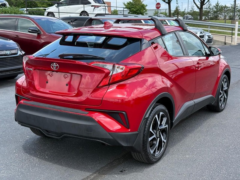 Toyota C-HR Vehicle Image 03