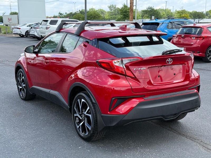 Toyota C-HR Vehicle Image 05