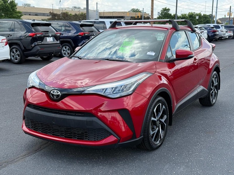 Toyota C-HR Vehicle Image 08