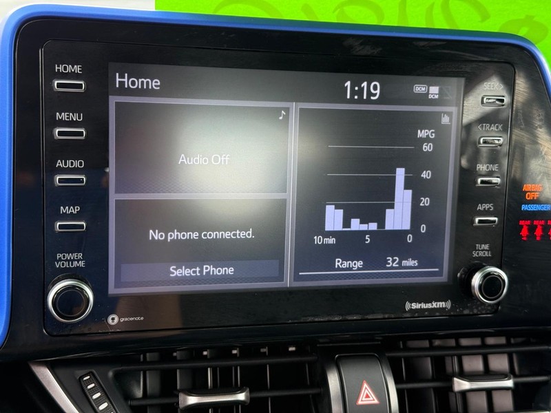 Toyota C-HR Vehicle Image 16