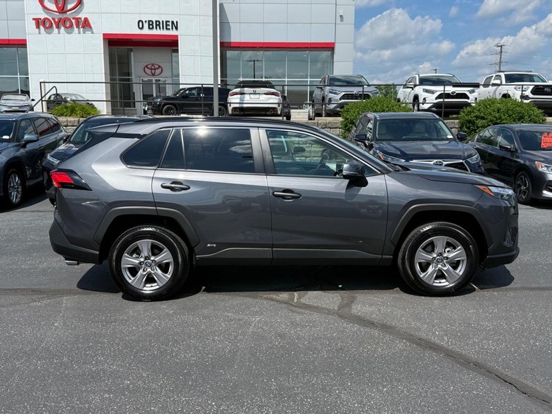 Toyota RAV4 Hybrid Vehicle Image 02