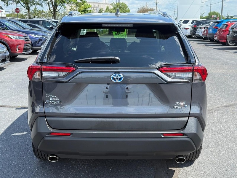 Toyota RAV4 Hybrid Vehicle Image 04