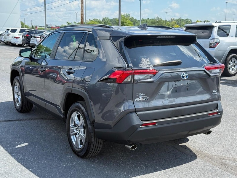 Toyota RAV4 Hybrid Vehicle Image 05