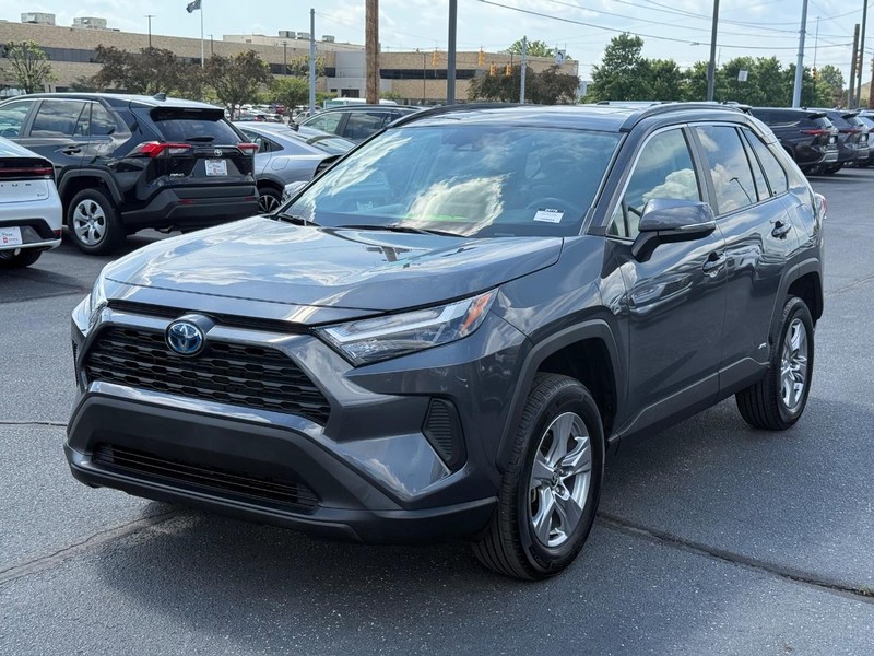 Toyota RAV4 Hybrid Vehicle Image 09