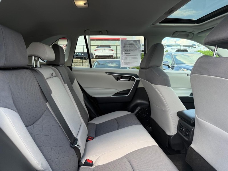 Toyota RAV4 Hybrid Vehicle Image 11
