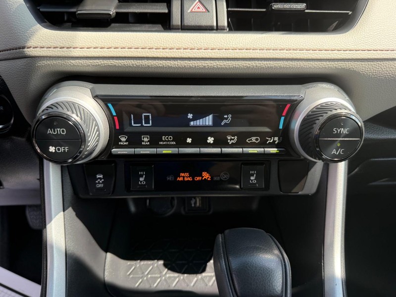 Toyota RAV4 Hybrid Vehicle Image 21