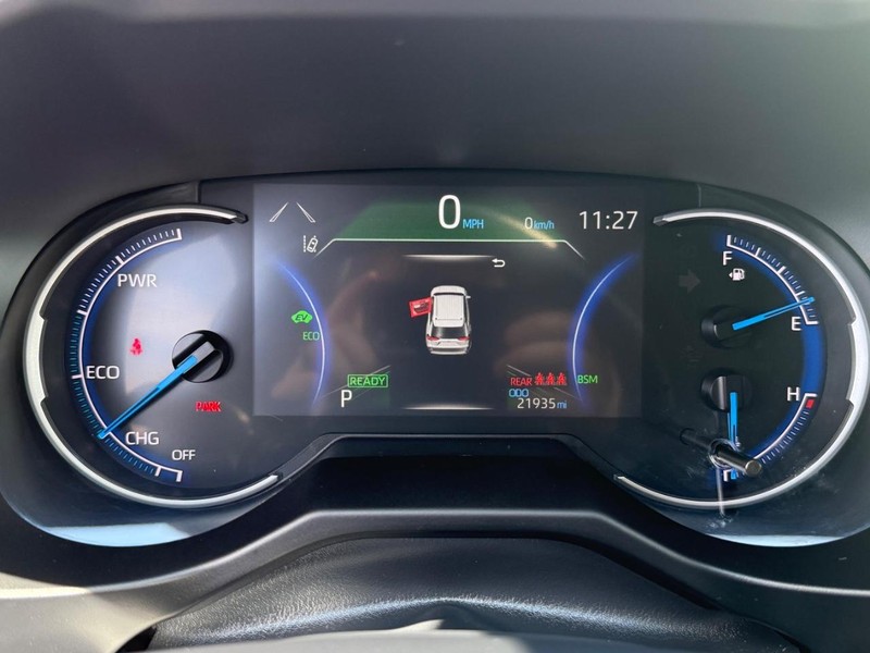 Toyota RAV4 Hybrid Vehicle Image 24