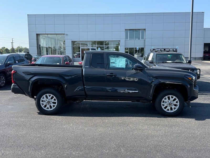 Toyota Tacoma 2WD Vehicle Image 02