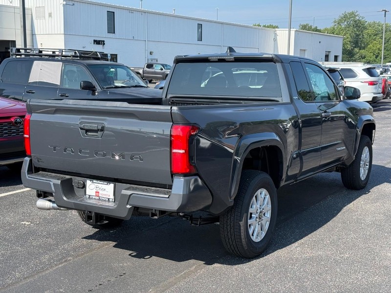 Toyota Tacoma 2WD Vehicle Image 03