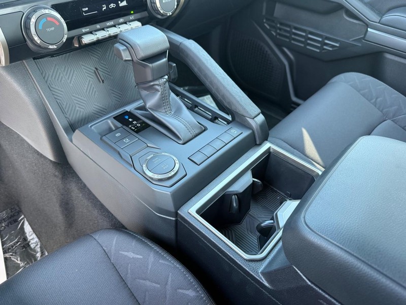 Toyota Tacoma 2WD Vehicle Image 13