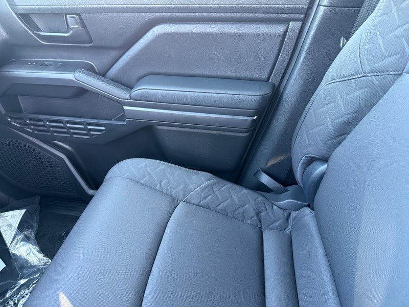 Toyota Tacoma 2WD Vehicle Image 14