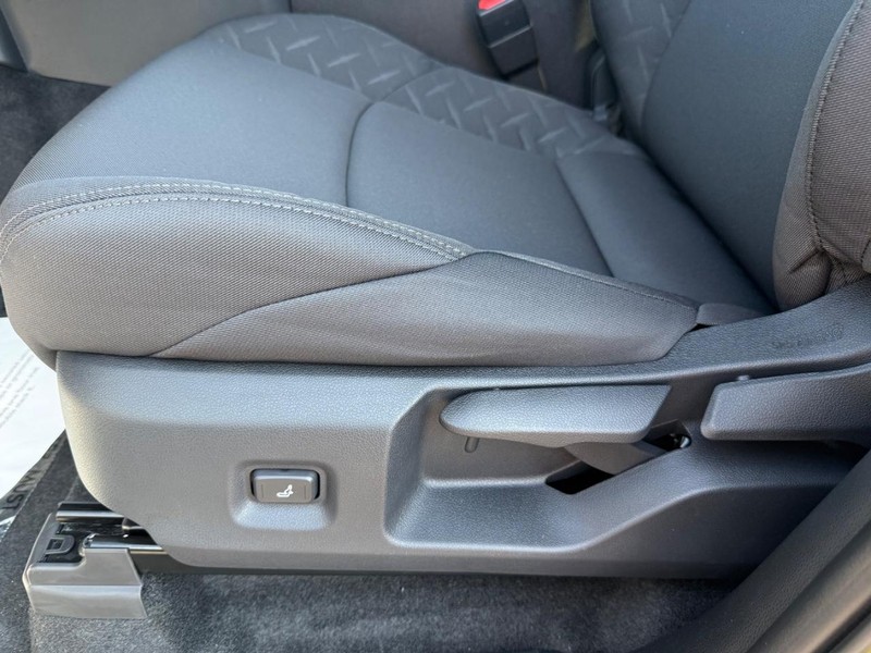 Toyota Tacoma 2WD Vehicle Image 18