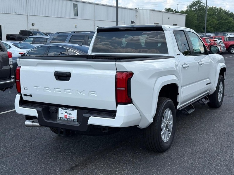 Toyota Tacoma 4WD Vehicle Image 03