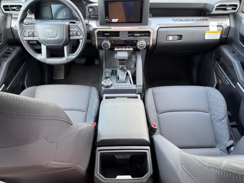 Toyota Tacoma 4WD Vehicle Image 05