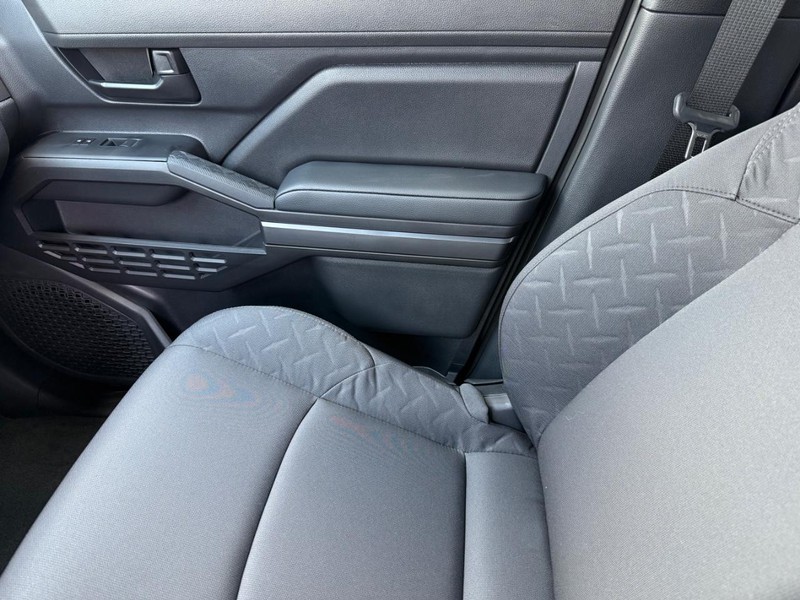 Toyota Tacoma 4WD Vehicle Image 15