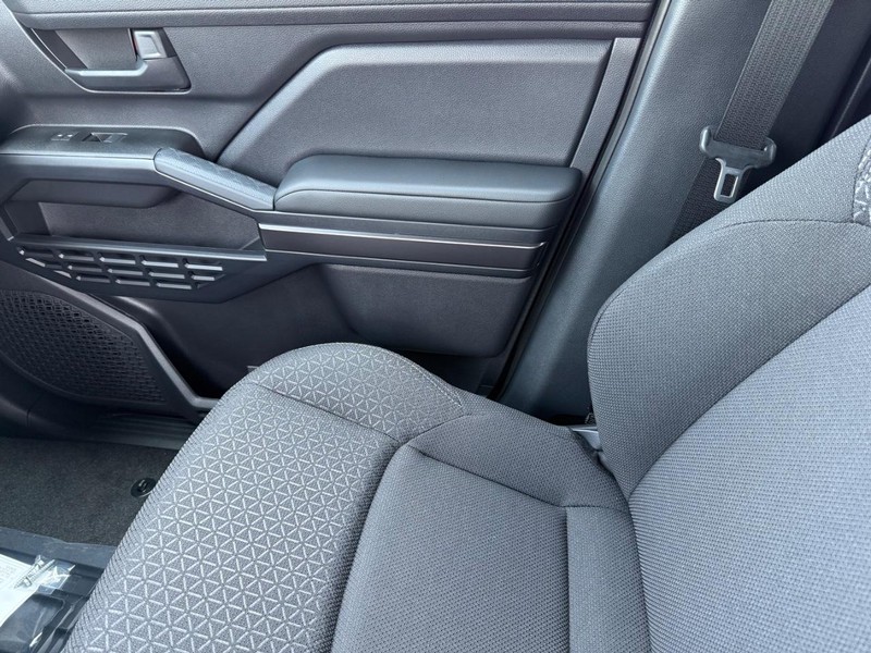Toyota 4Runner Vehicle Image 14