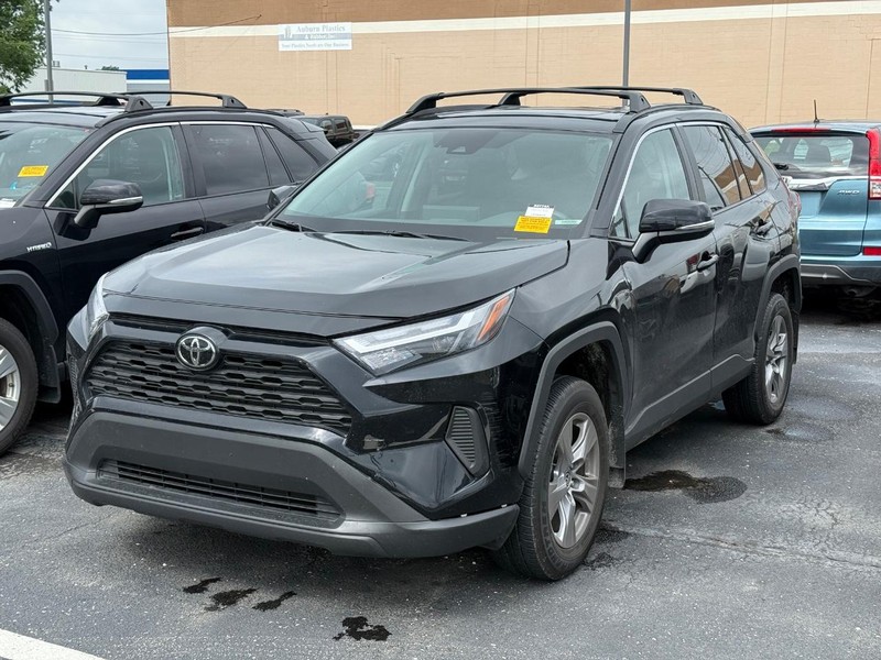 Toyota RAV4 Vehicle Image 02