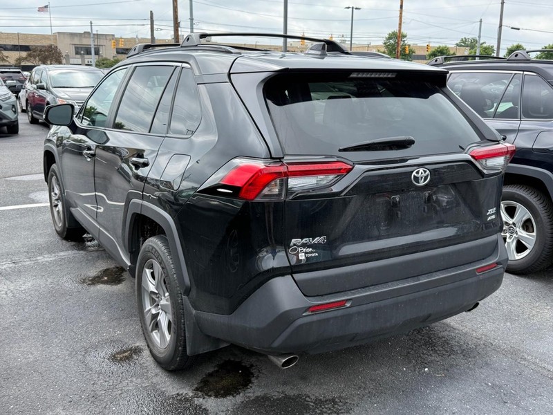Toyota RAV4 Vehicle Image 03