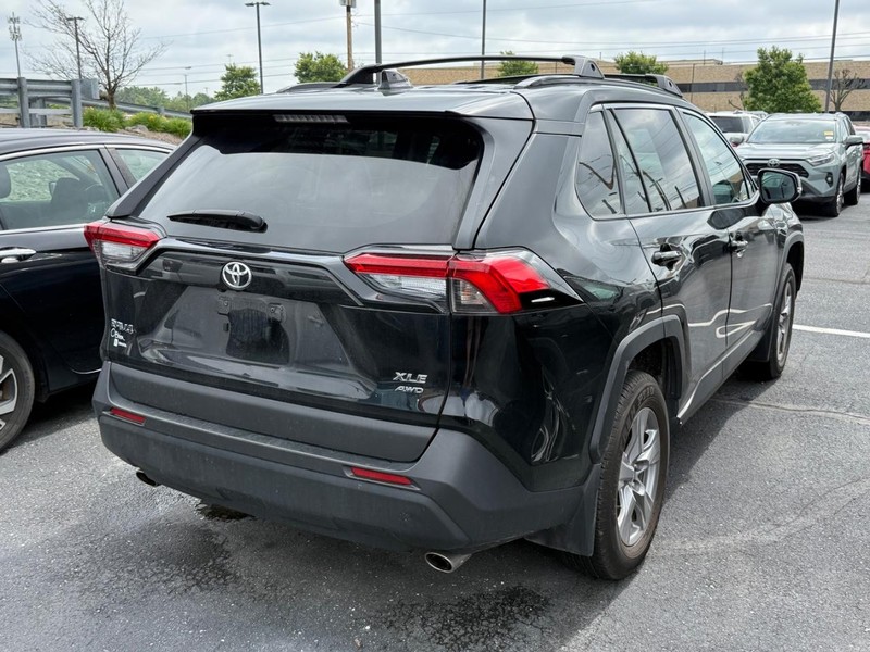 Toyota RAV4 Vehicle Image 04