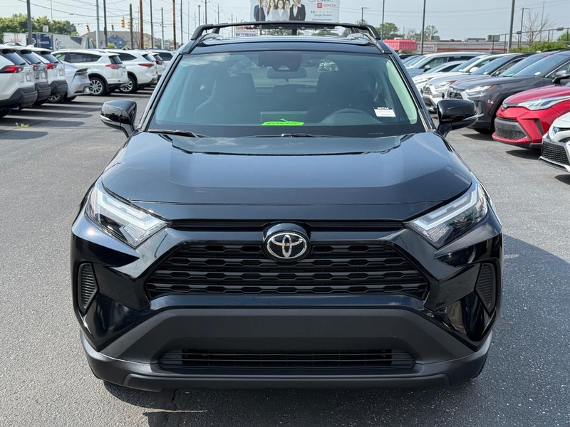 Toyota RAV4 Vehicle Image 10