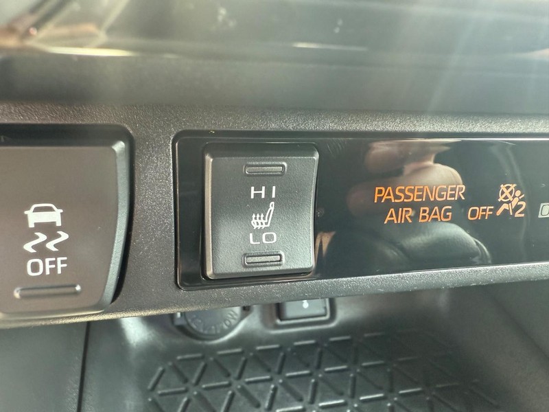 Toyota RAV4 Vehicle Image 18