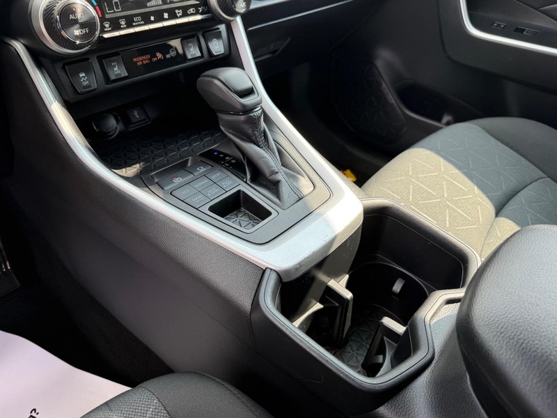 Toyota RAV4 Vehicle Image 22
