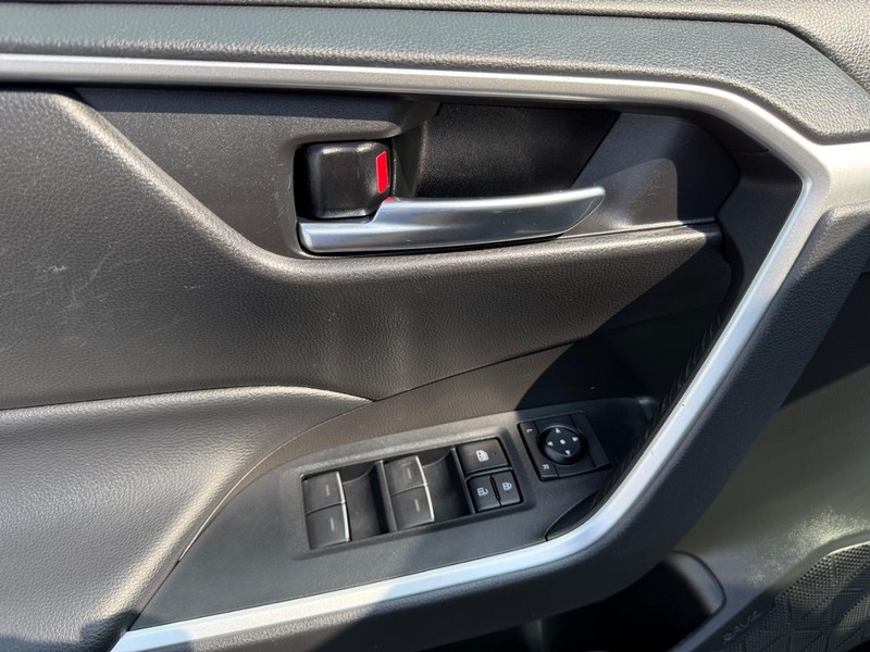 Toyota RAV4 Vehicle Image 27