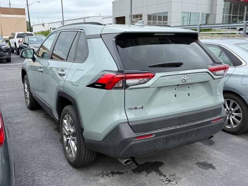 Toyota RAV4 Vehicle Image 03