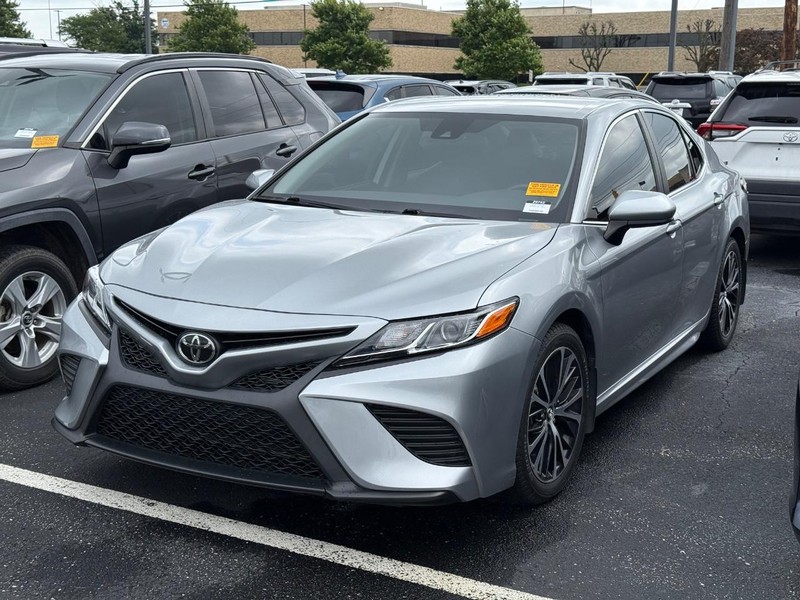 Toyota Camry Vehicle Image 02