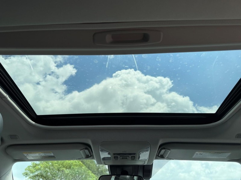 Toyota RAV4 Vehicle Image 05
