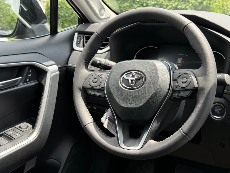 Toyota RAV4 Vehicle Image 07