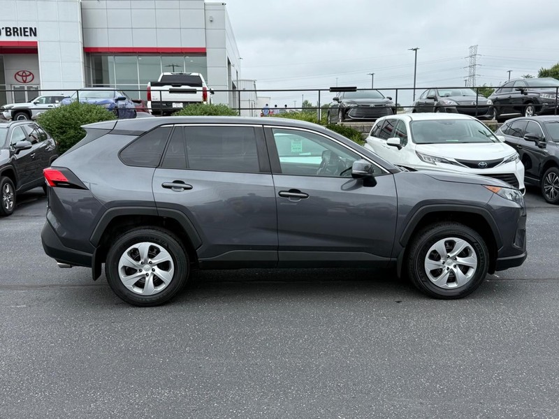 Toyota RAV4 Vehicle Image 02