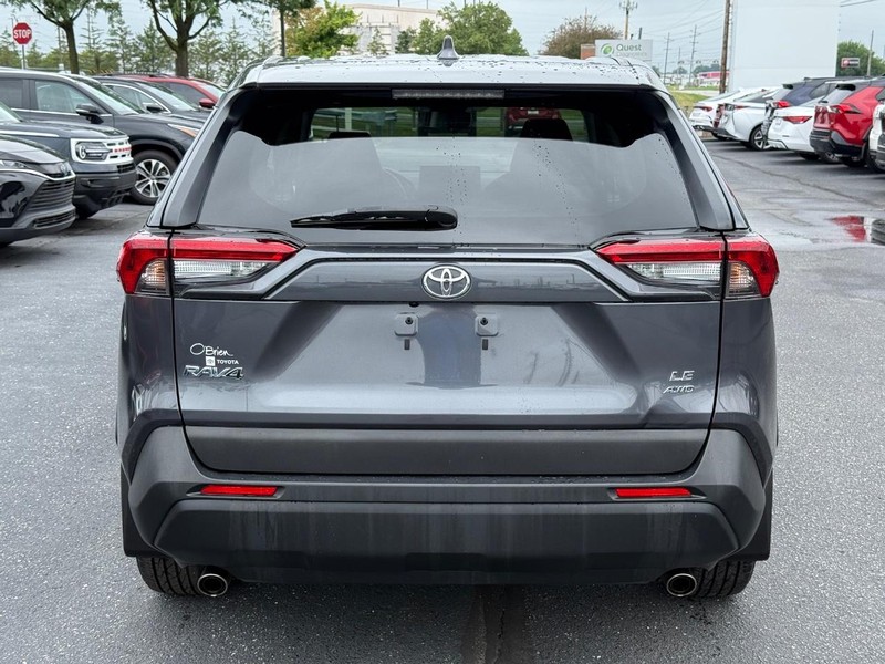 Toyota RAV4 Vehicle Image 04