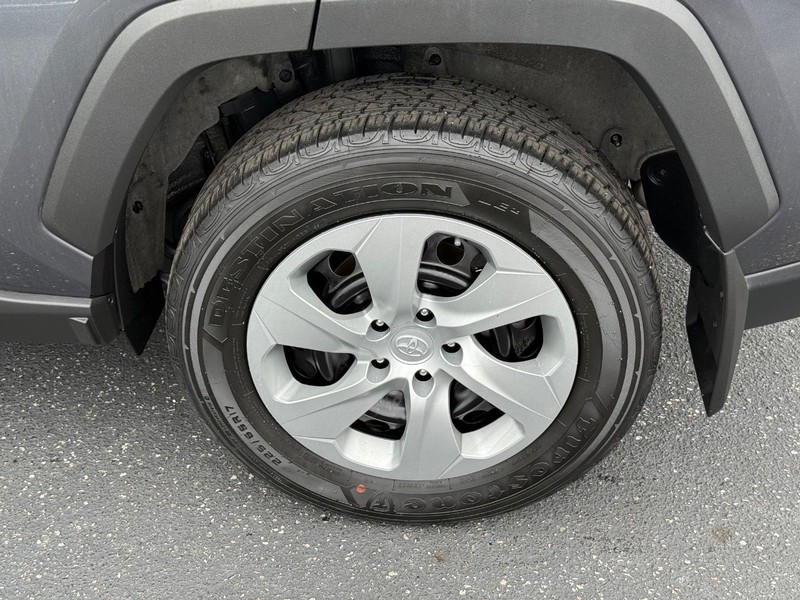 Toyota RAV4 Vehicle Image 06