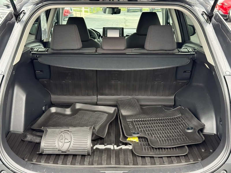 Toyota RAV4 Vehicle Image 07