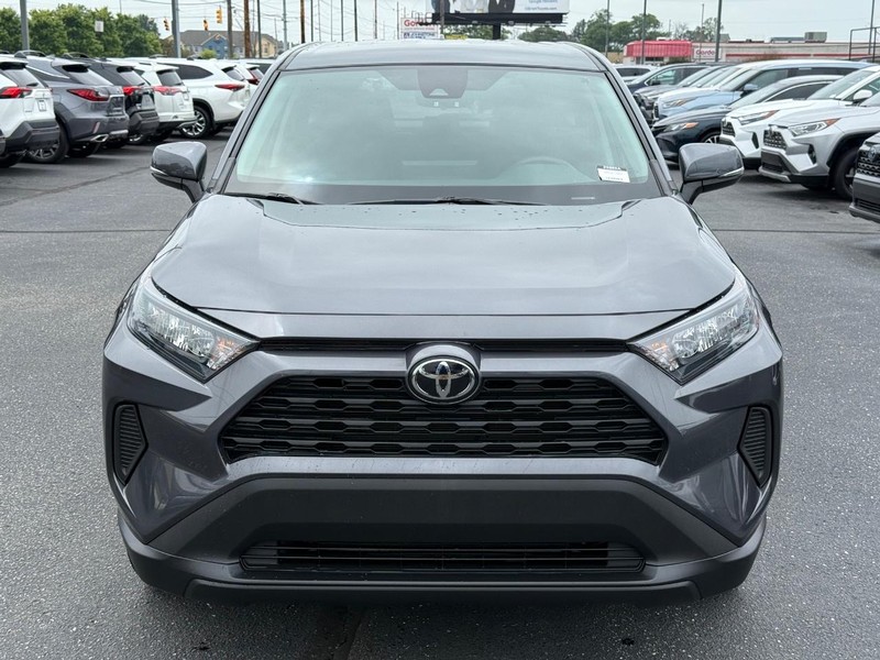 Toyota RAV4 Vehicle Image 09