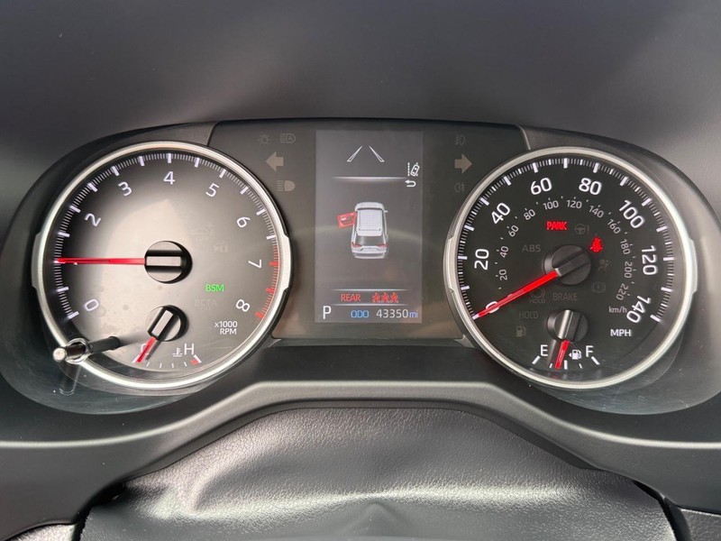 Toyota RAV4 Vehicle Image 20