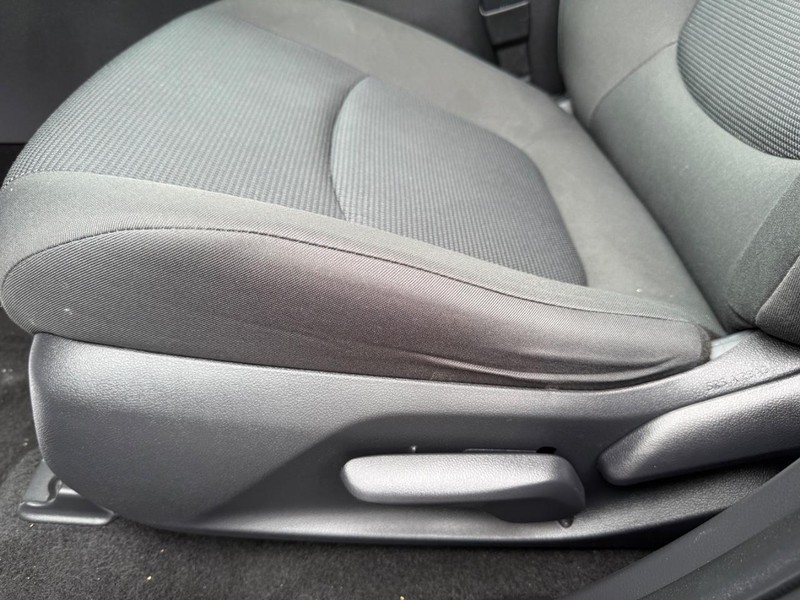 Toyota RAV4 Vehicle Image 23