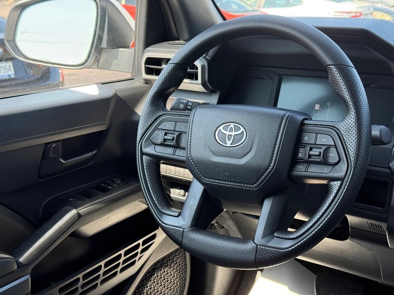 Toyota Tacoma 4WD Vehicle Image 06