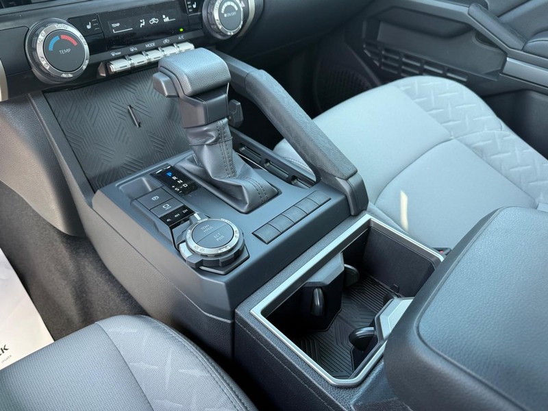 Toyota Tacoma 4WD Vehicle Image 14