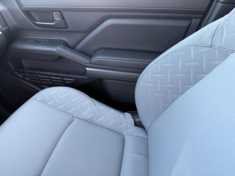 Toyota Tacoma 4WD Vehicle Image 15