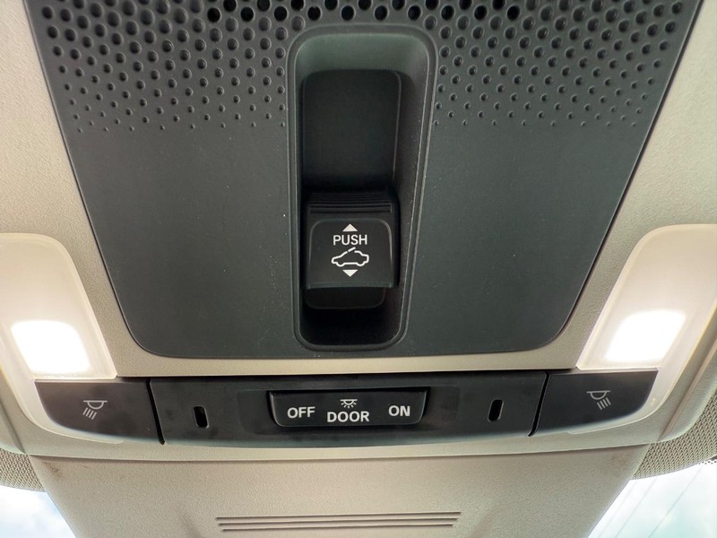 Honda CR-V Vehicle Image 23