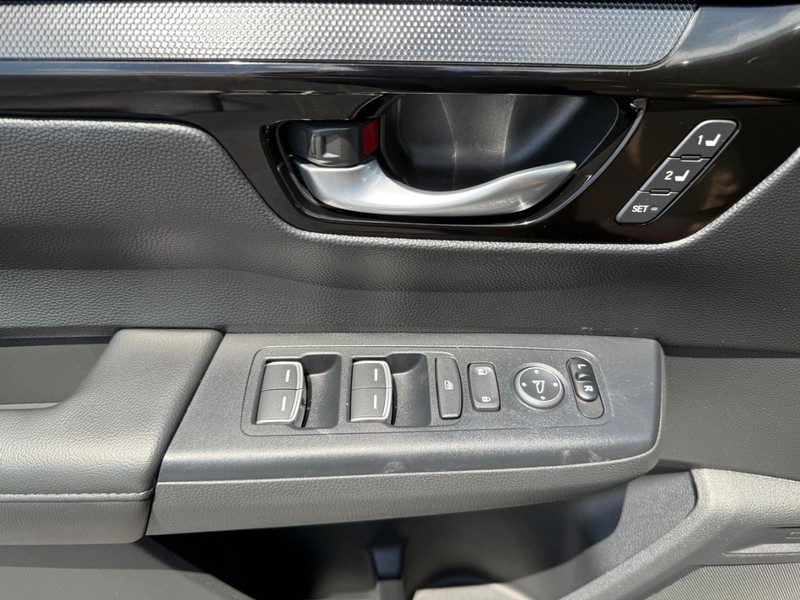 Honda CR-V Vehicle Image 26